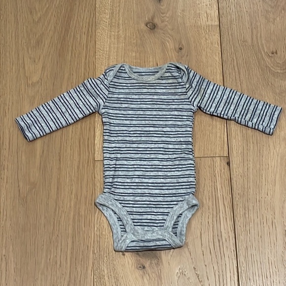 2 Carter’s child of mine Newborn Long Sleeve Onesie - Picture 4 of 6